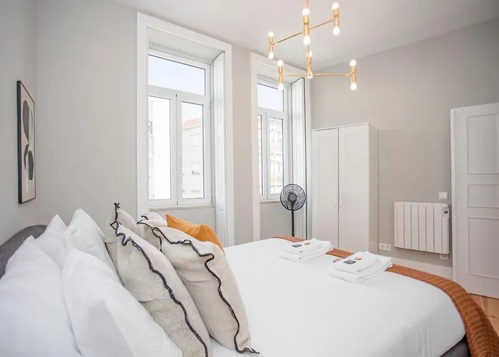 Liiiving In - Art Design Oporto