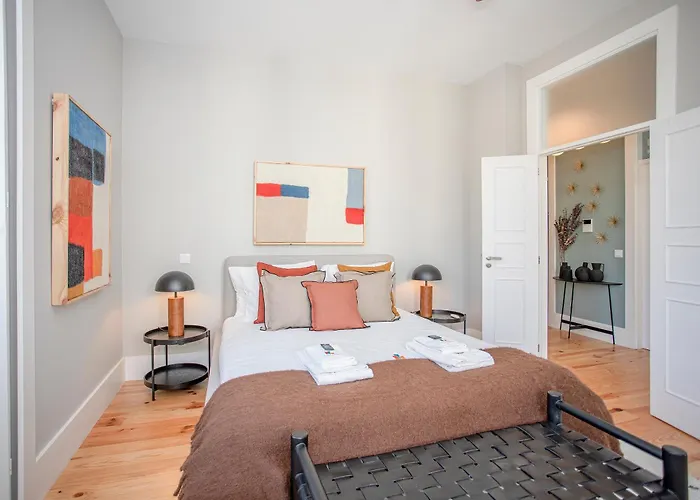 Liiiving In - Art Design Oporto