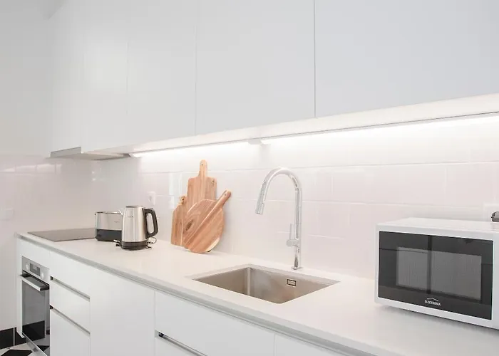 Liiiving In - Art Design Oporto