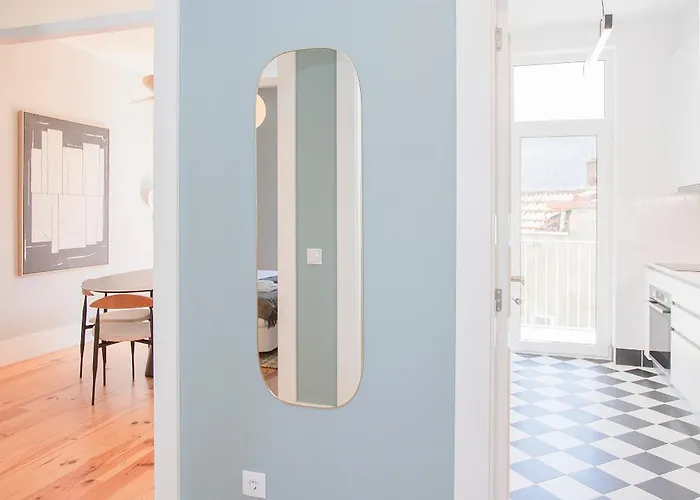 Liiiving In - Art Design Oporto