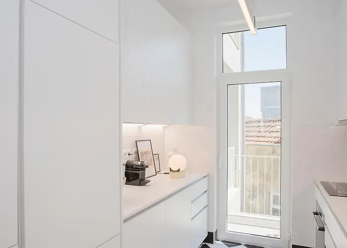 Liiiving In - Art Design Oporto