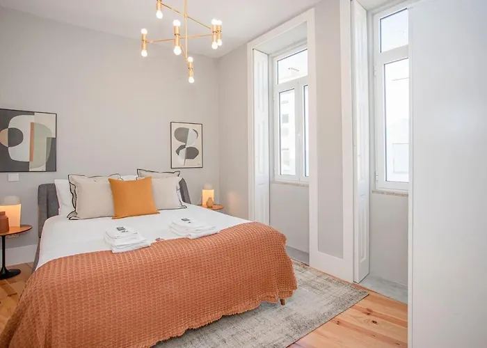 Liiiving In - Art Design Apartment