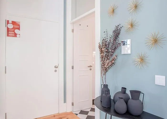 Apartment Liiiving In - Art Design *