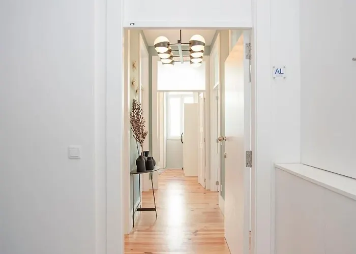 Apartment Liiiving In - Art Design