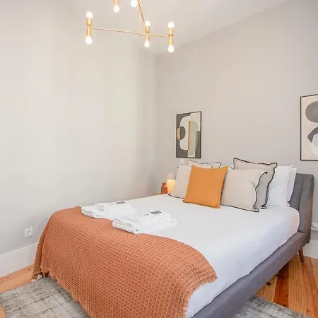 Apartment Liiiving In - Art Design