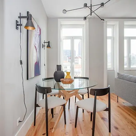 Apartment Liiiving In - Art Design *