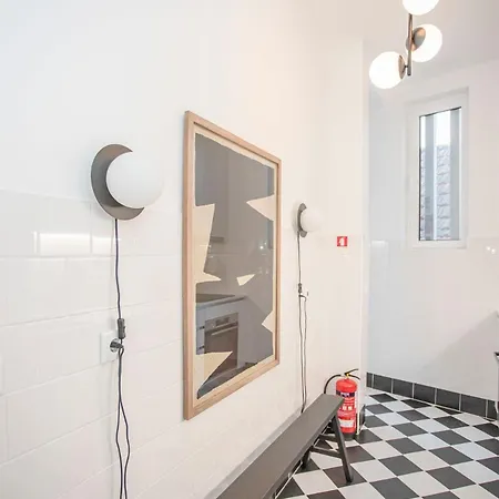 Apartment Liiiving In - Art Design *