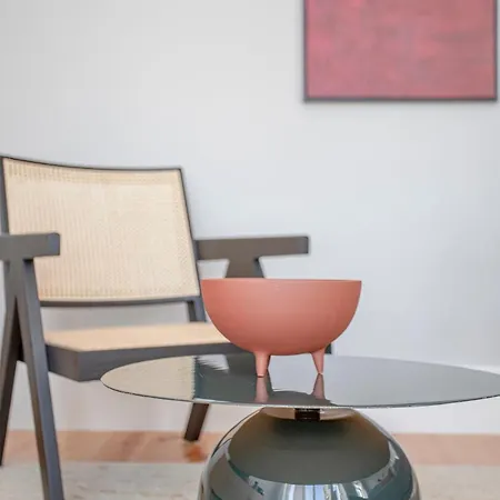 Liiiving In - Art Design