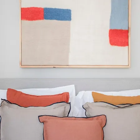 Apartment Liiiving In - Art Design