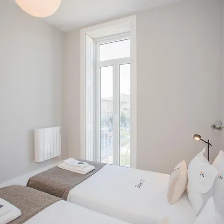 Liiiving In - Art Design Apartment *