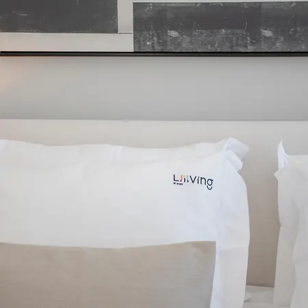 Liiiving In - Art Design