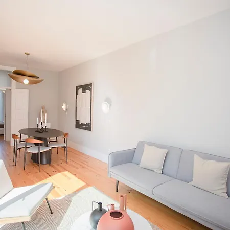 Apartment Liiiving In - Art Design *