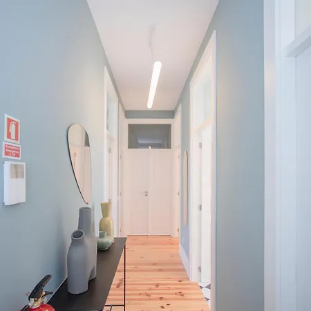 Liiiving In - Art Design Apartment *