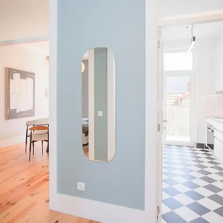 Liiiving In - Art Design Apartment