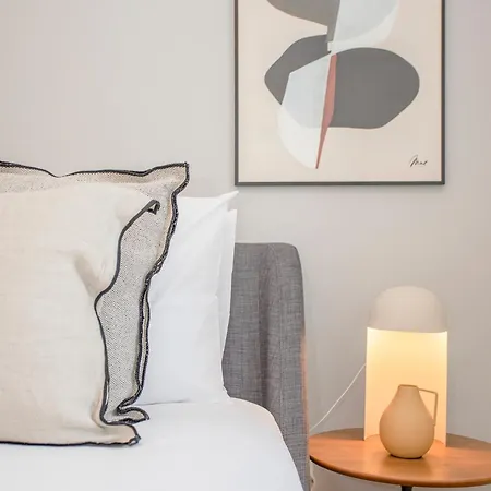 Apartment Liiiving In - Art Design