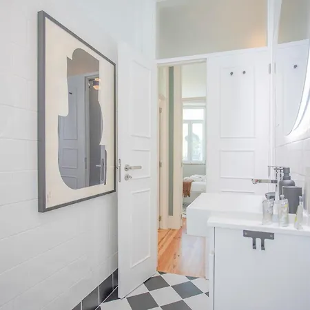 Liiiving In - Art Design *