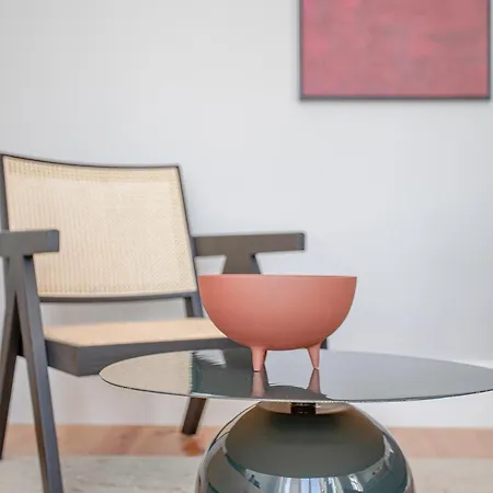 Liiiving In - Art Design Apartment