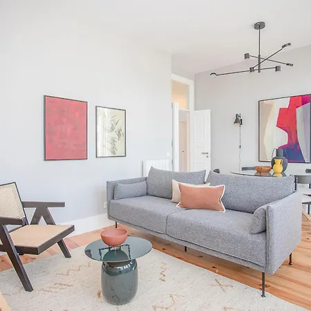 Liiiving In - Art Design Apartment