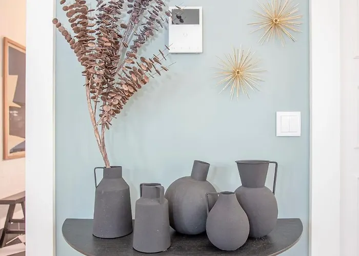 Liiiving In - Art Design *