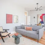 Liiiving In - Art Design شقة