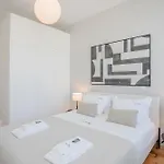 Liiiving In - Art Design شقة *