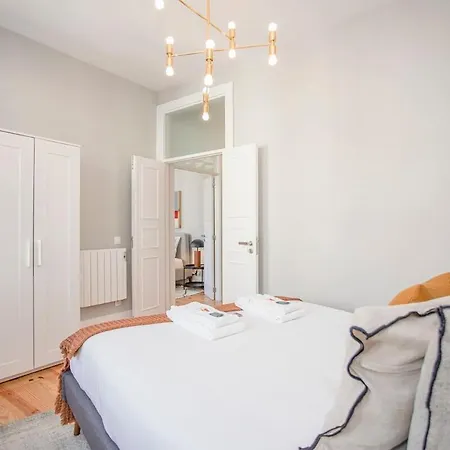 Liiiving In - Art Design דירה *