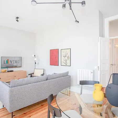 Liiiving In - Art Design