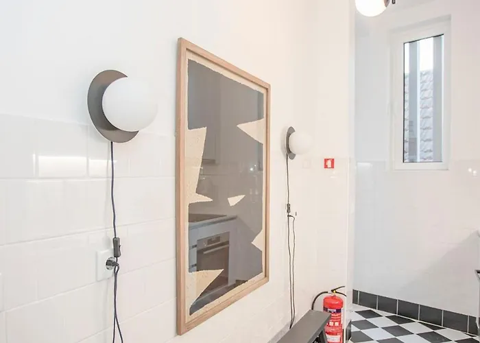 Liiiving In - Art Design *